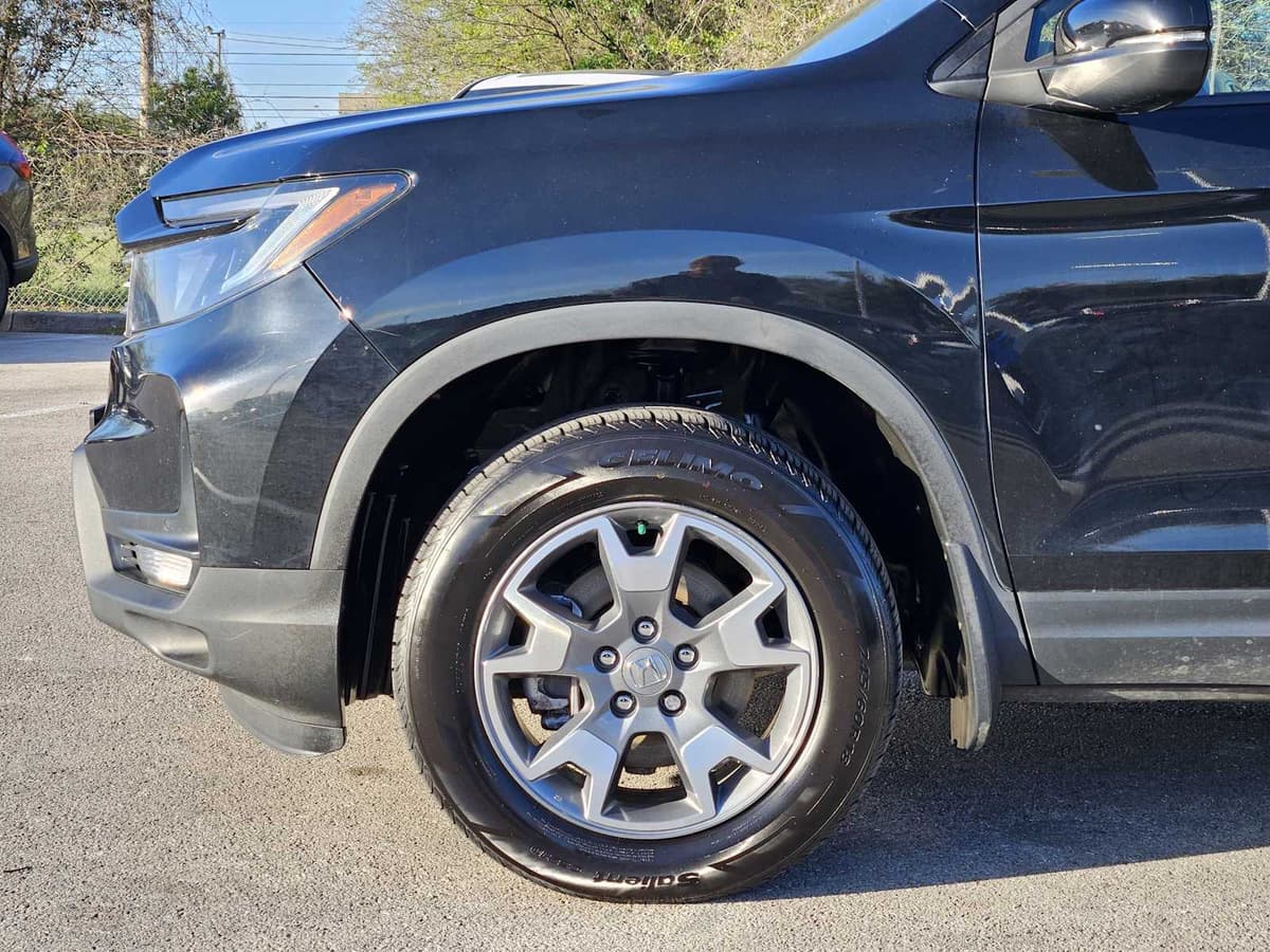 2023 Honda Passport - Image 8