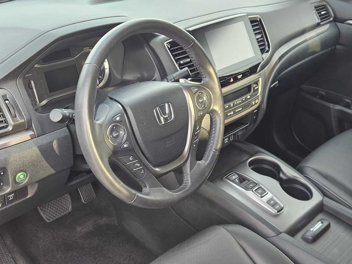 2023 Honda Ridgeline - Image 2