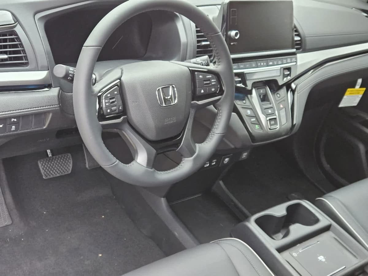 2026 Honda Odyssey - Image 2