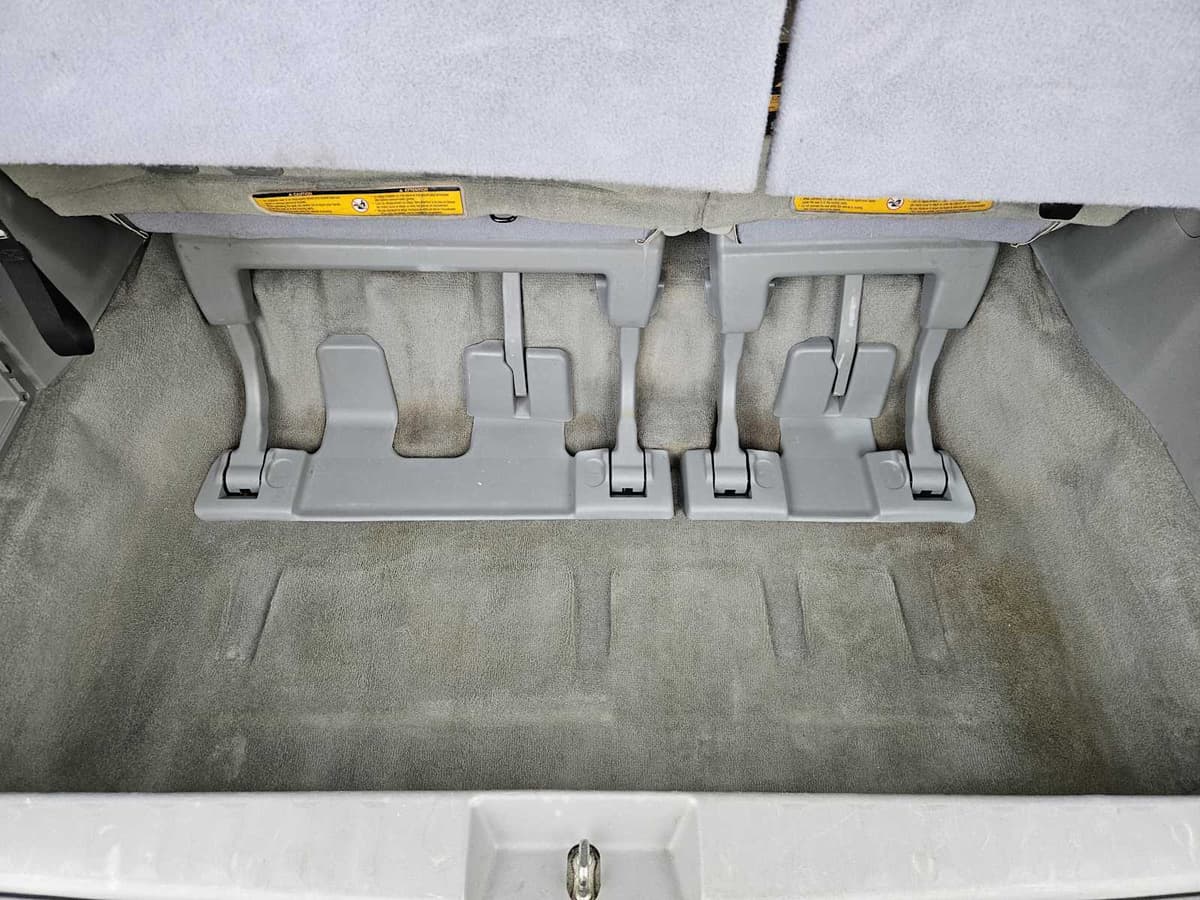 2014 Toyota Sienna - Image 31