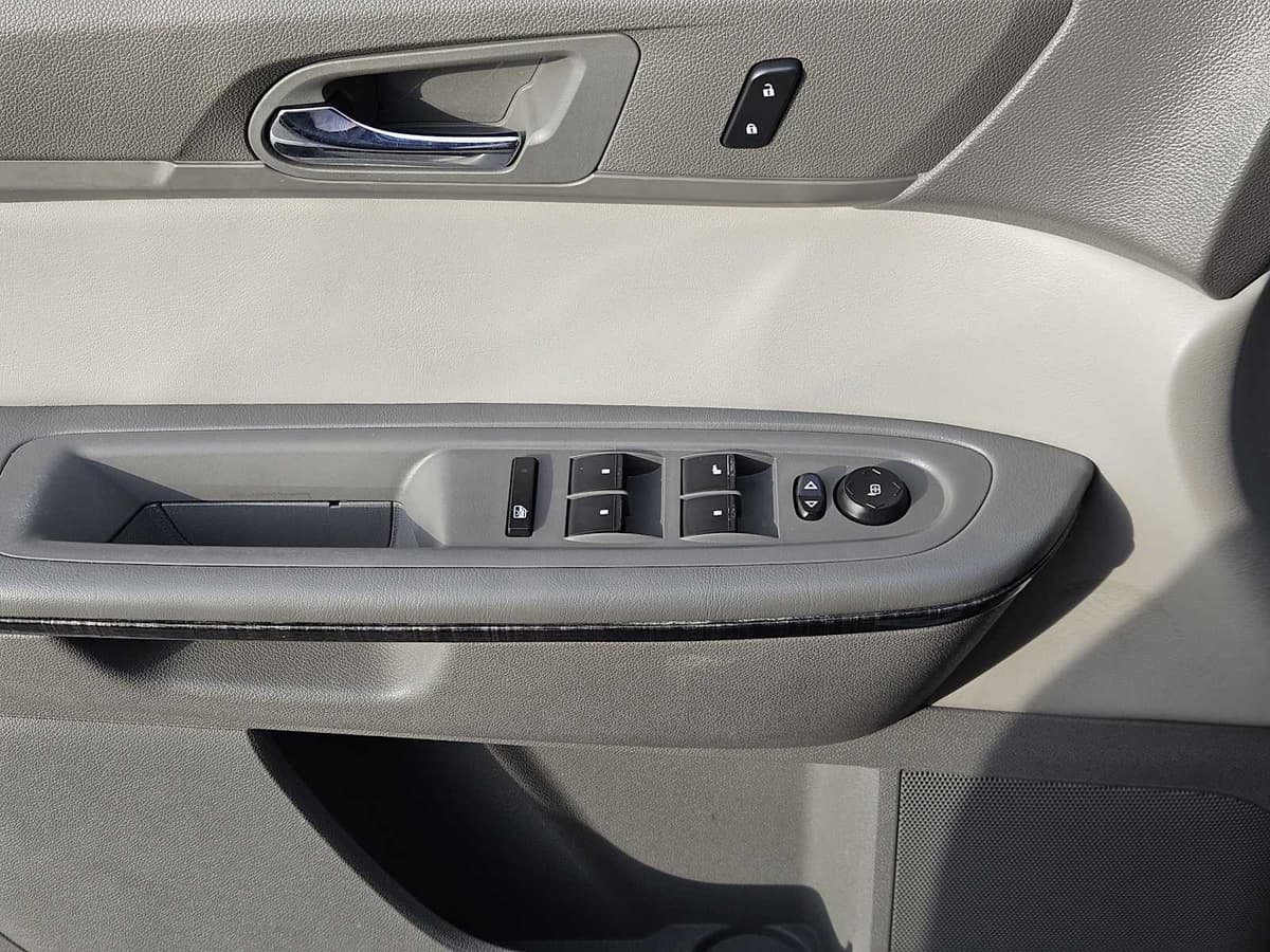 2015 GMC Acadia - Image 20