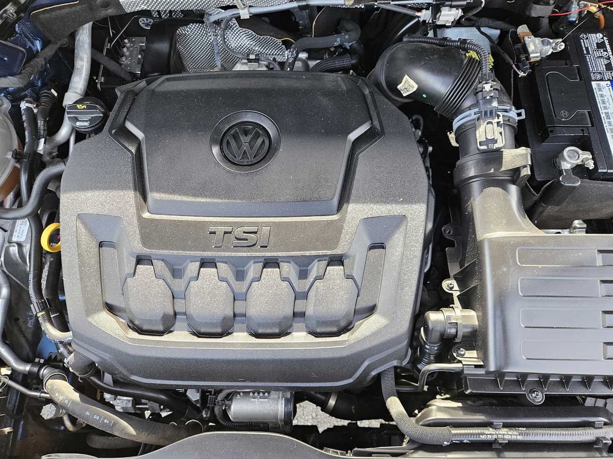 2018 Volkswagen Tiguan - Image 30