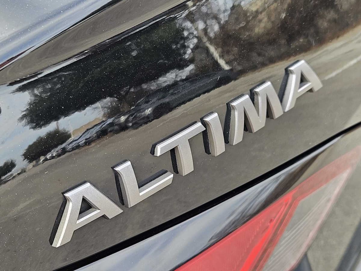 2023 Nissan Altima - Image 12