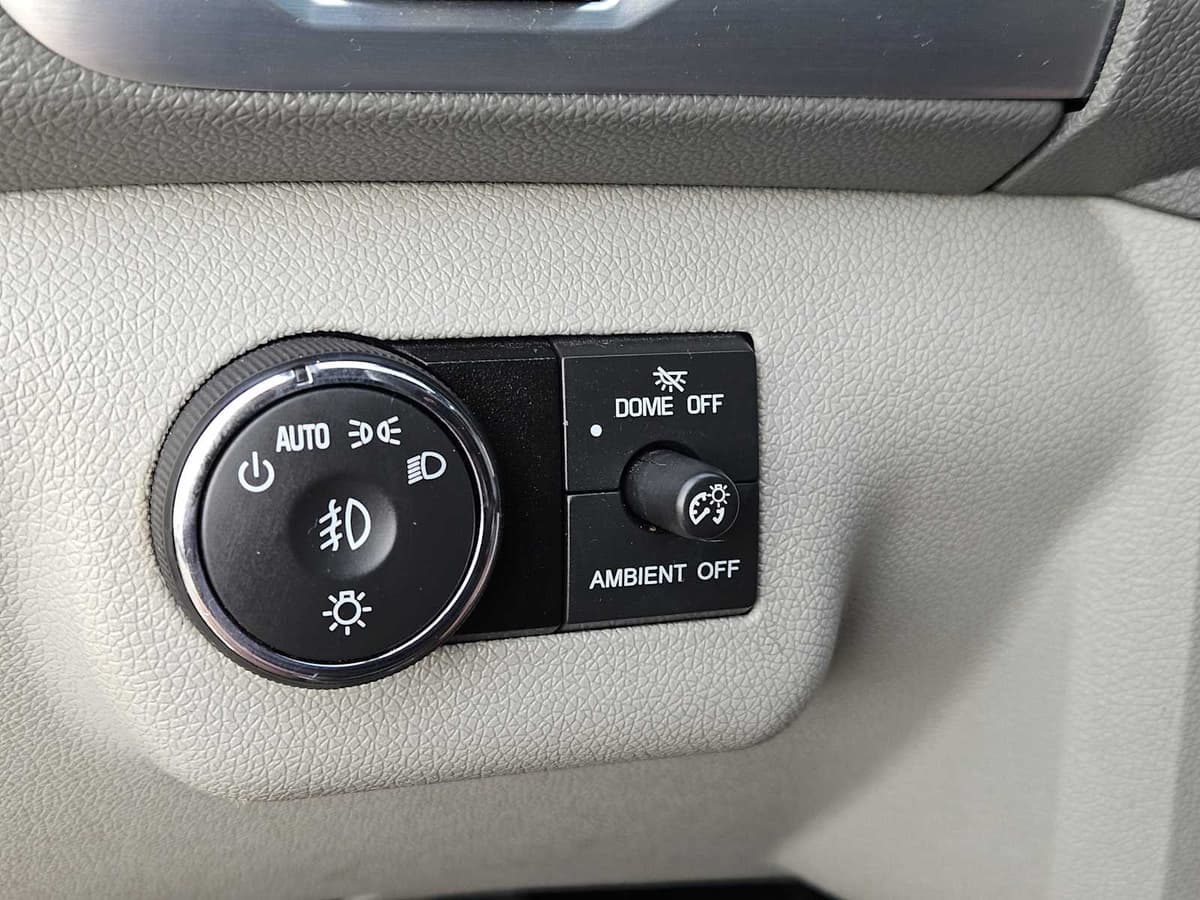 2015 GMC Acadia - Image 19