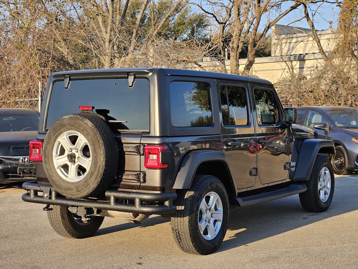 2019 Jeep Wrangler Unlimited - Image 6