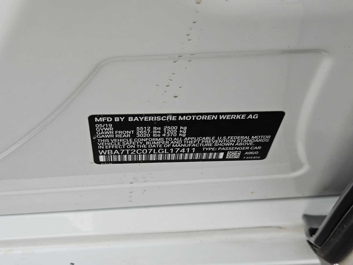 2020 BMW 740i - Image 31