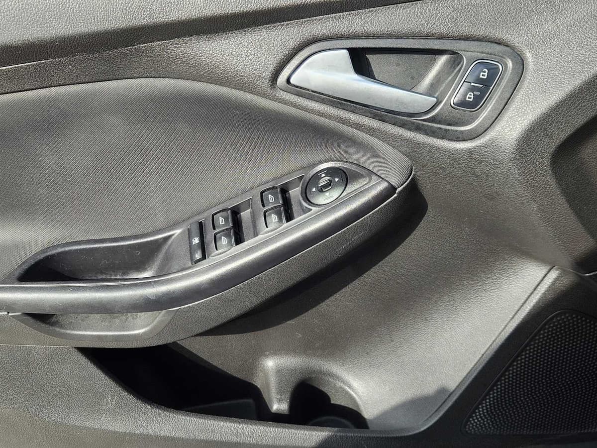 2016 Ford Focus - Image 22