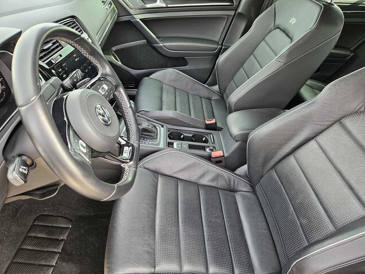 2019 Volkswagen Golf R - Image 13