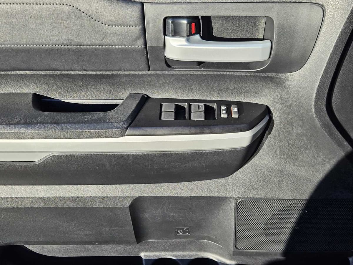 2020 Toyota Tundra - Image 23