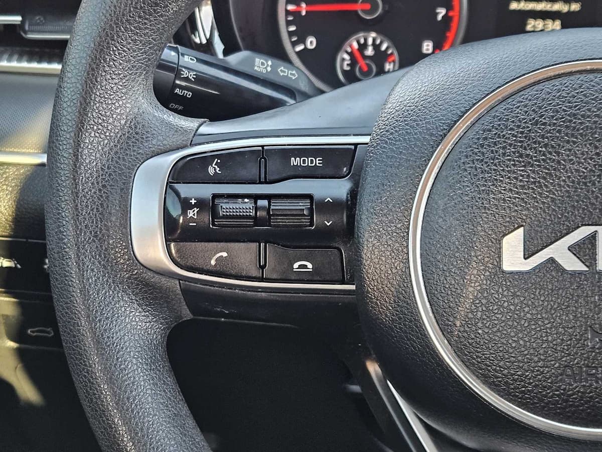 2022 Kia K5 - Image 26