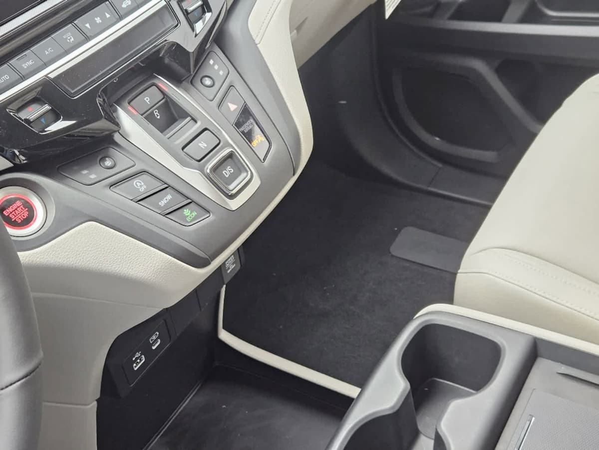 2026 Honda Odyssey - Image 17