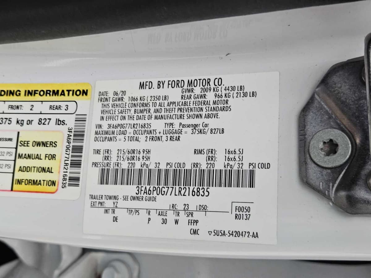 2020 Ford Fusion - Image 30