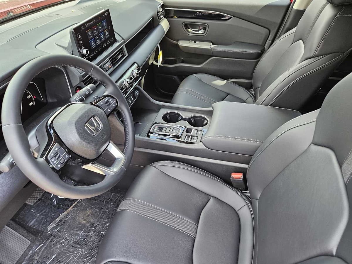 2025 Honda Pilot - Image 10