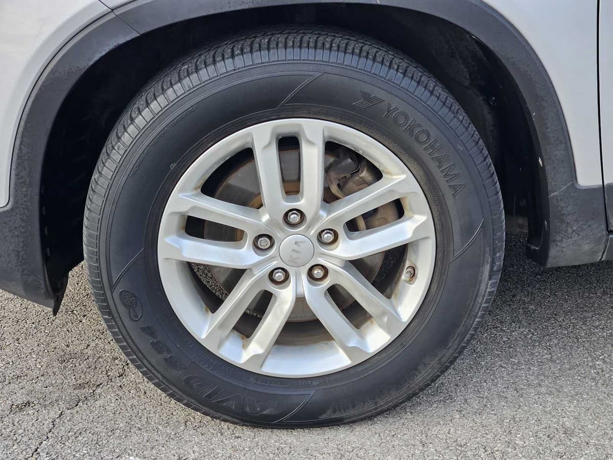 2015 Kia Sorento - Image 9