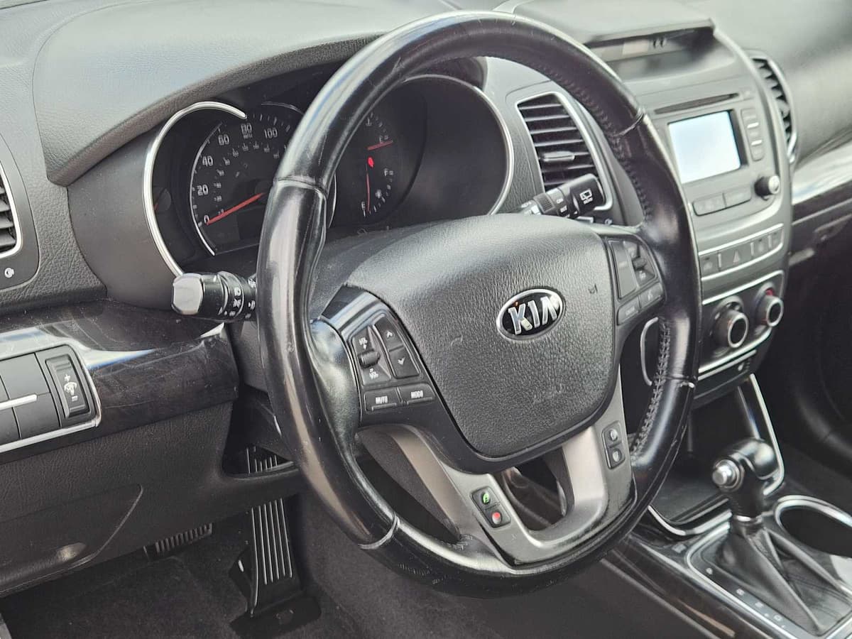2015 Kia Sorento - Image 2