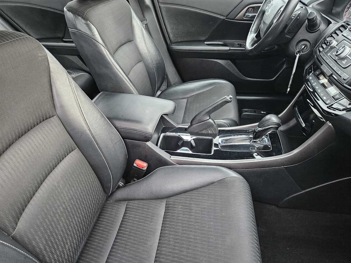 2017 Honda Accord Sedan - Image 14