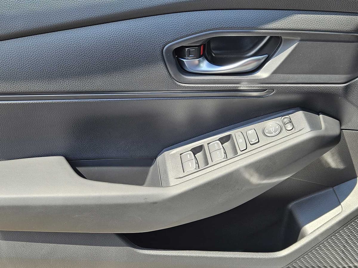 2025 Honda Accord - Image 17