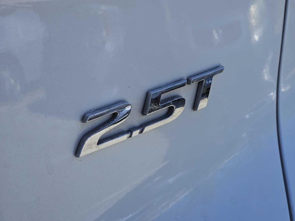 2022 Hyundai Santa Fe - Image 11