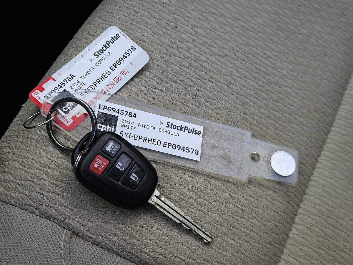 2014 Toyota Corolla - Image 32