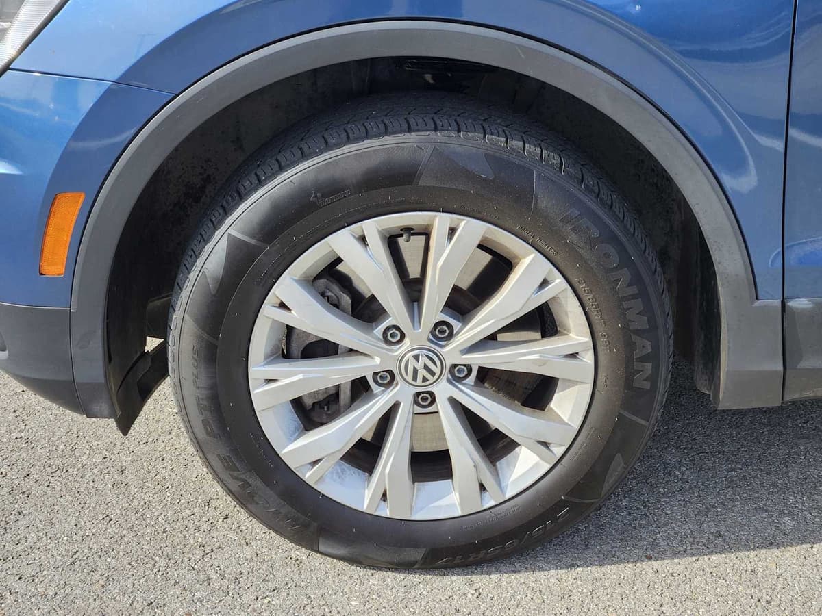 2018 Volkswagen Tiguan - Image 9