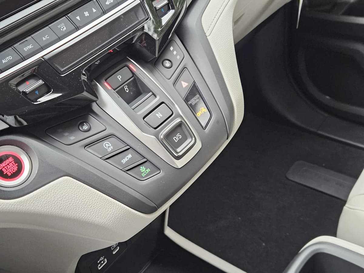 2026 Honda Odyssey - Image 17