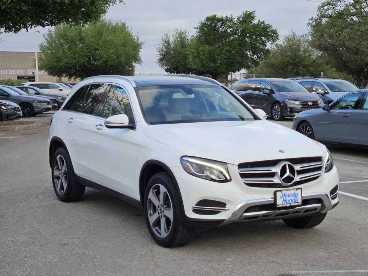2017 Mercedes-Benz GLC 300 - Image 3