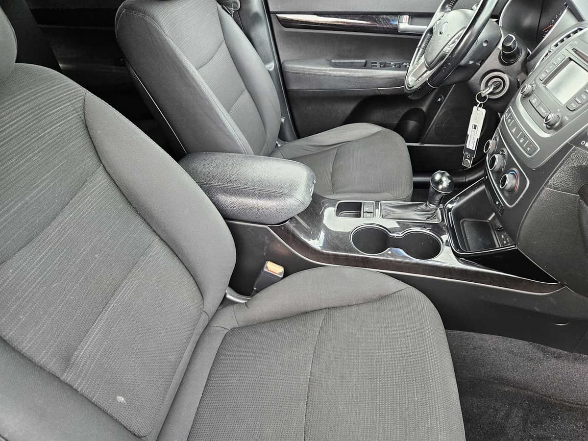 2015 Kia Sorento - Image 14