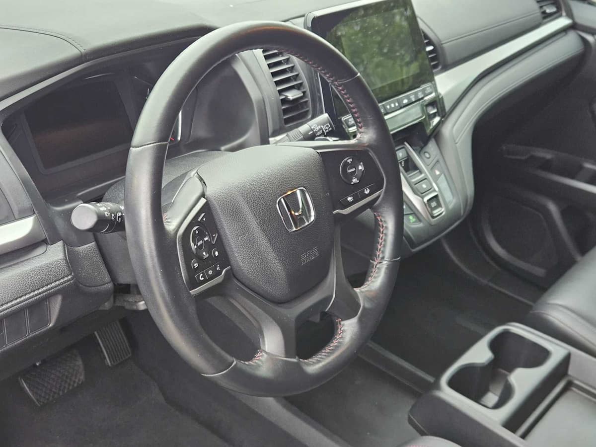2023 Honda Odyssey - Image 2
