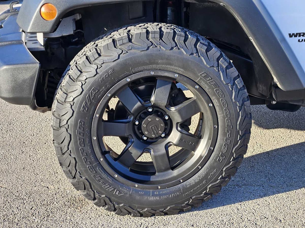 2012 Jeep Wrangler Unlimited - Image 9