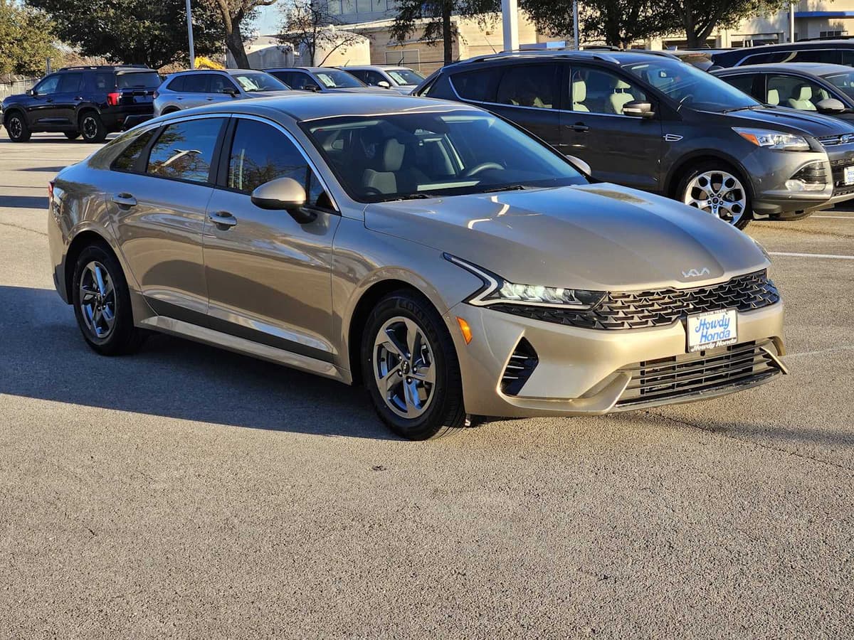 2022 Kia K5 - Image 3