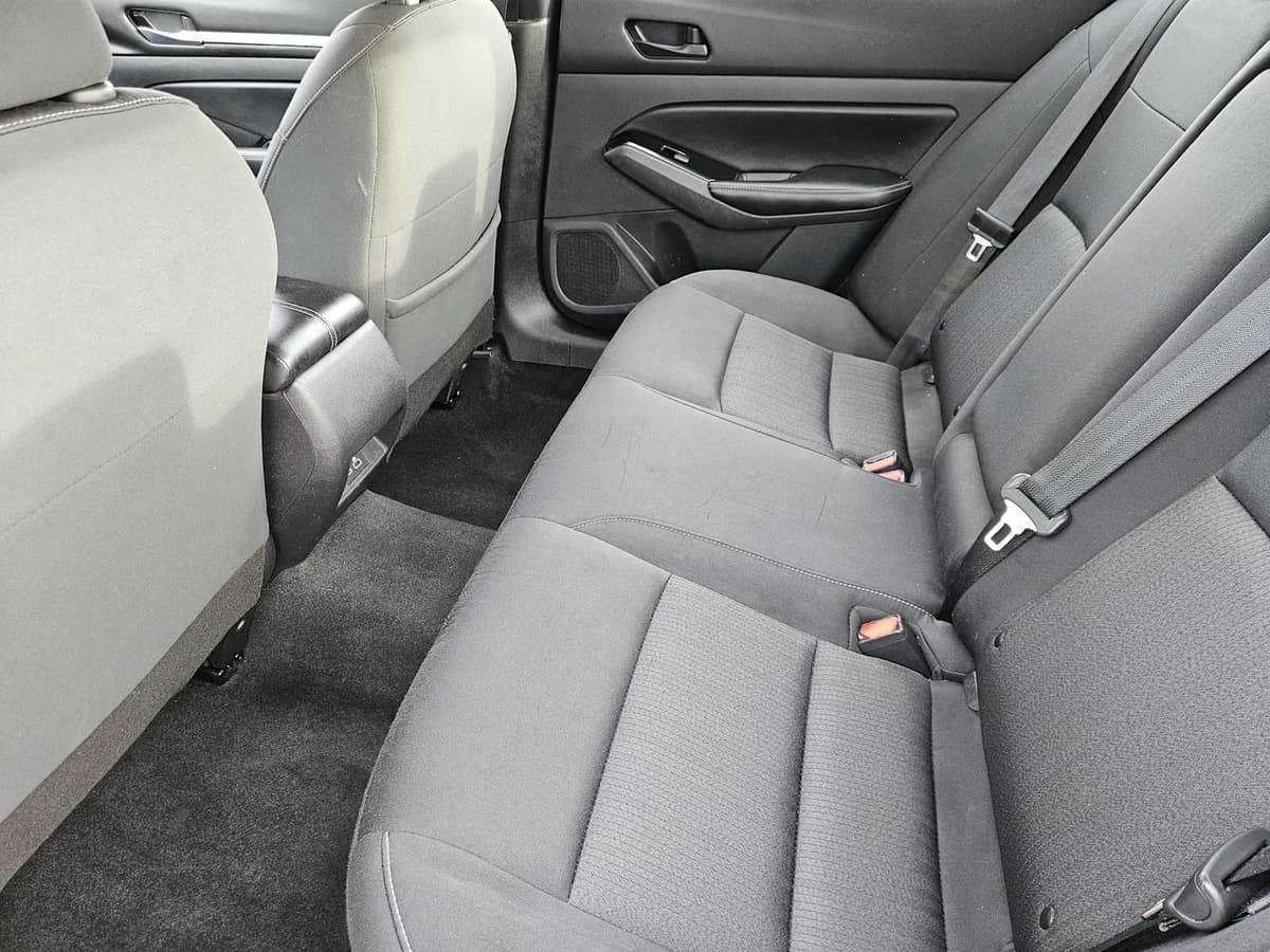 2023 Nissan Altima - Image 28