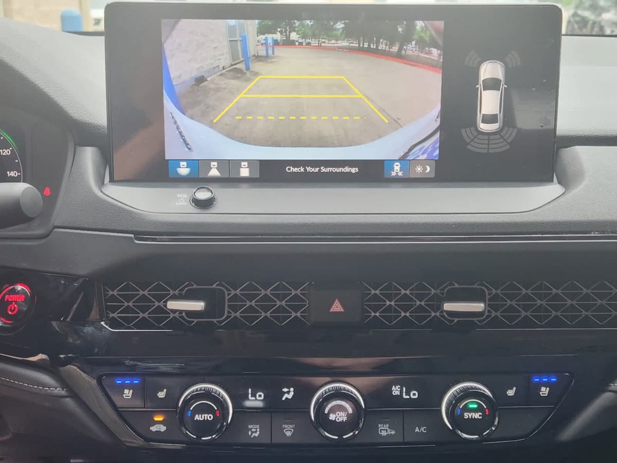 2025 Honda Accord Hybrid - Image 13