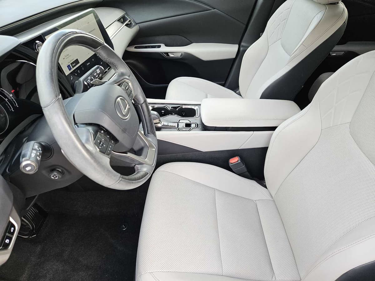 2023 LEXUS RX - Image 13