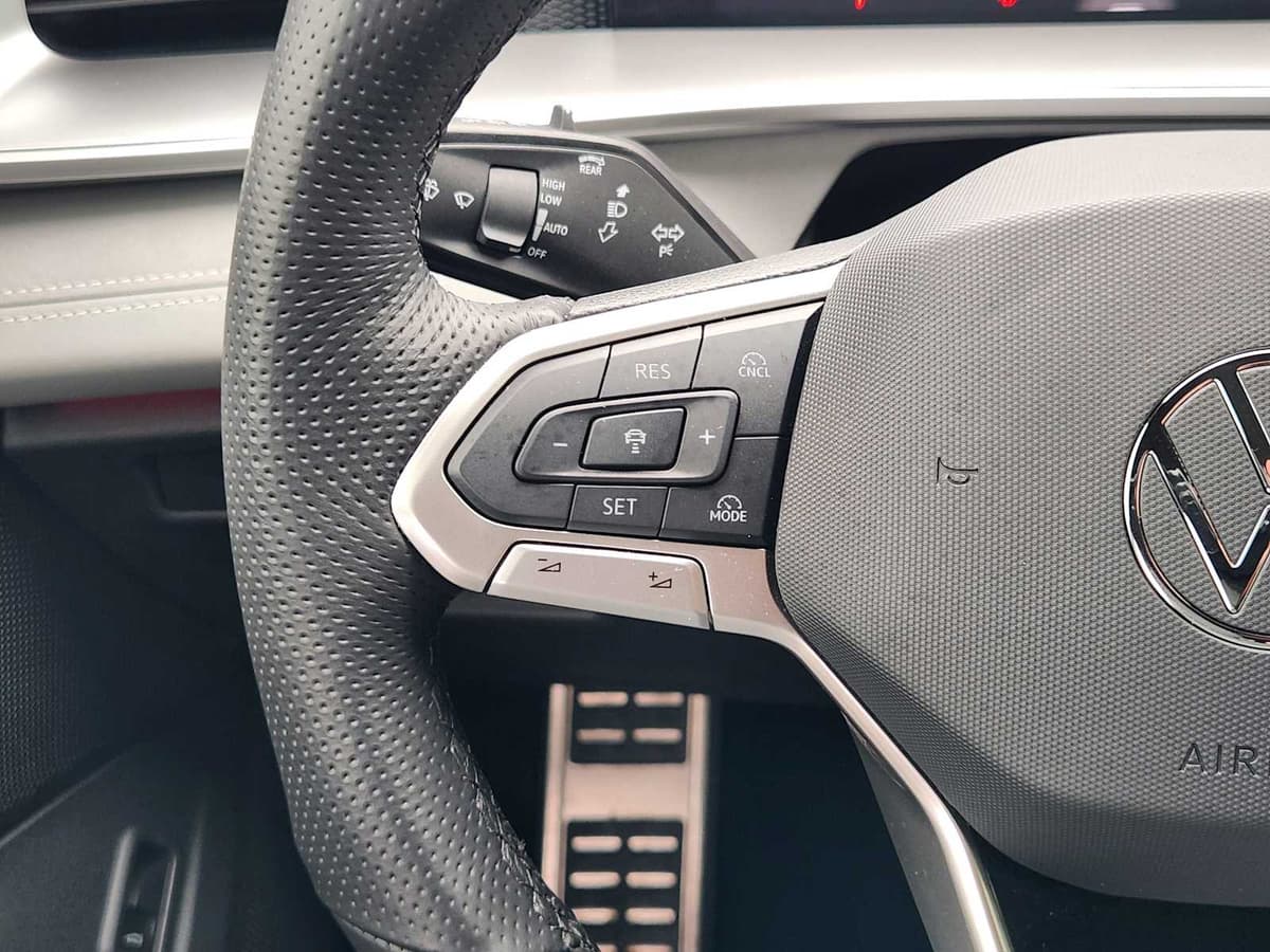 2025 Volkswagen Tiguan - Image 27
