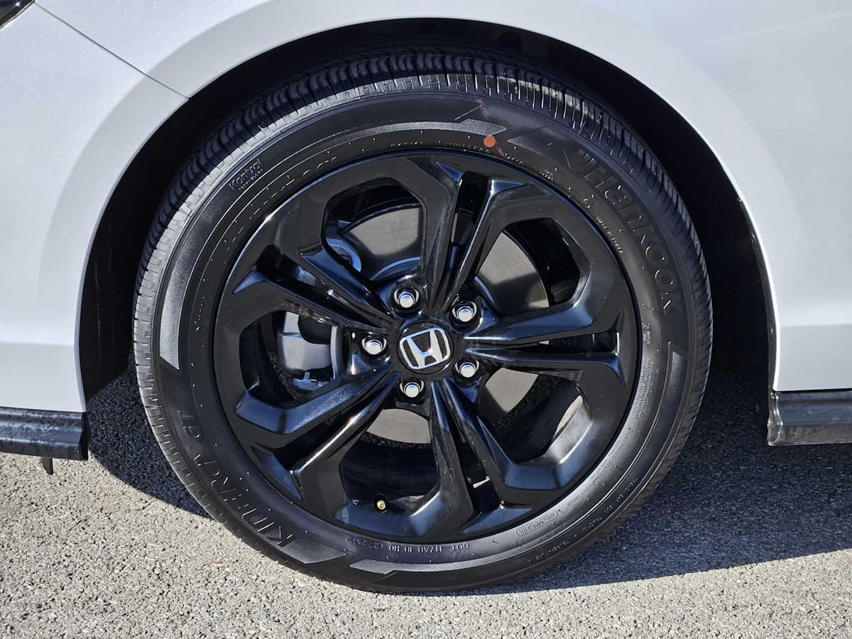 2025 Honda Accord - Image 9