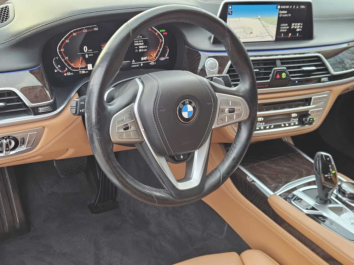 2020 BMW 740i - Image 2