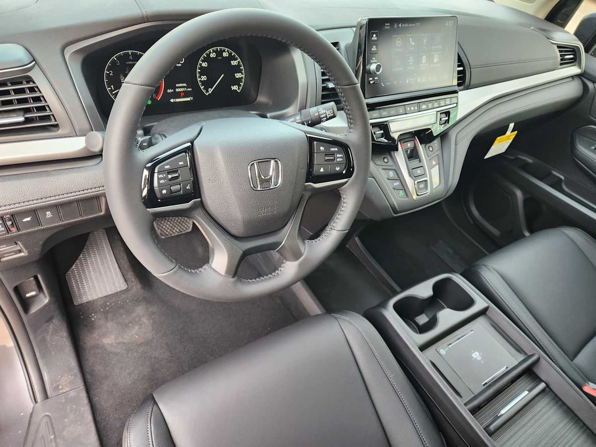 2026 Honda Odyssey - Image 2