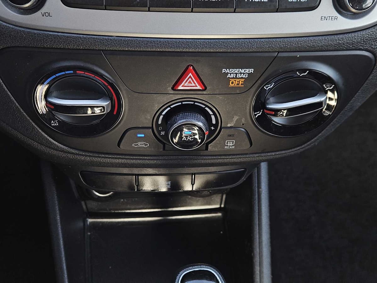 2021 Hyundai Accent - Image 17