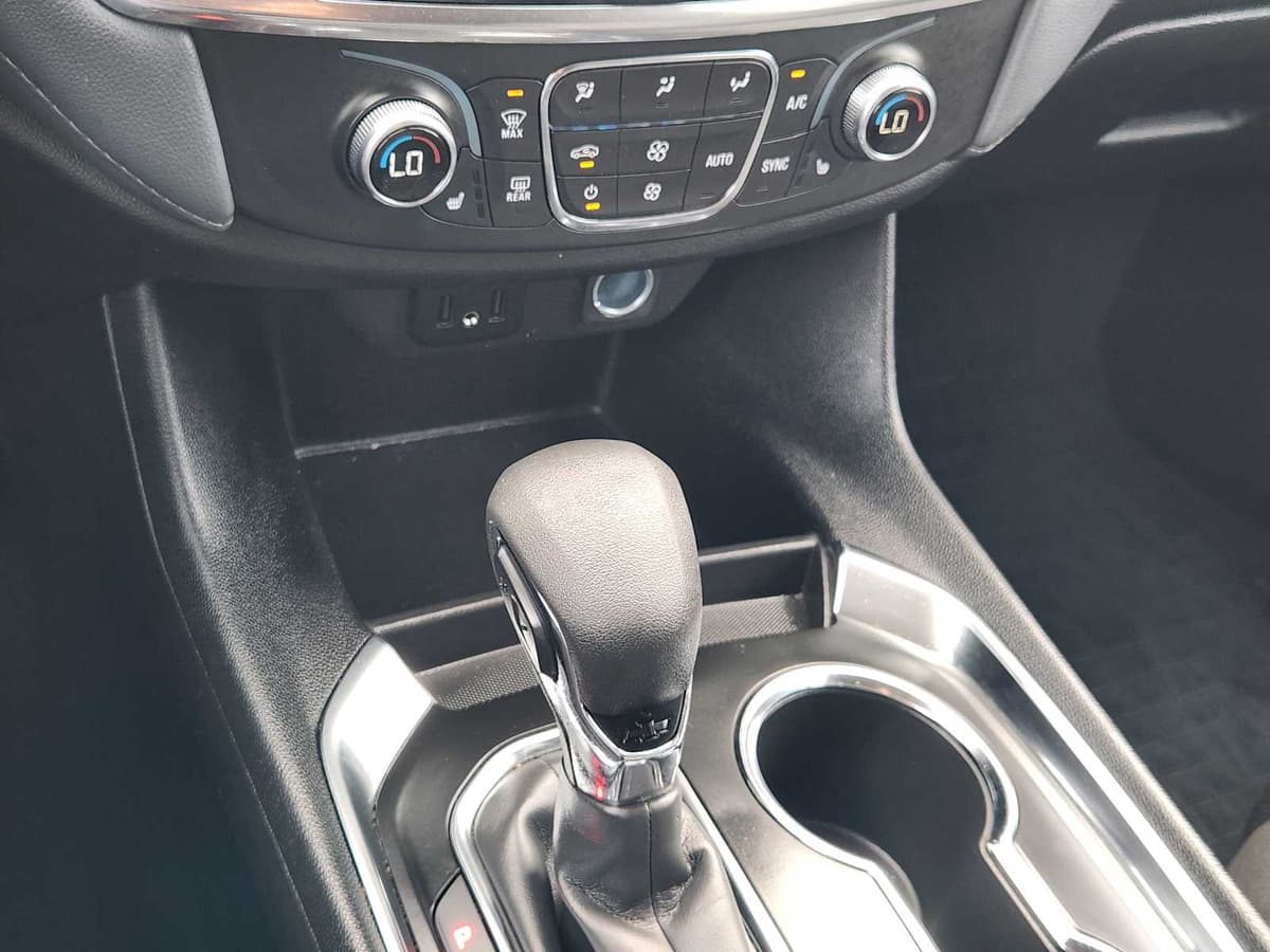 2021 Chevrolet Traverse - Image 19