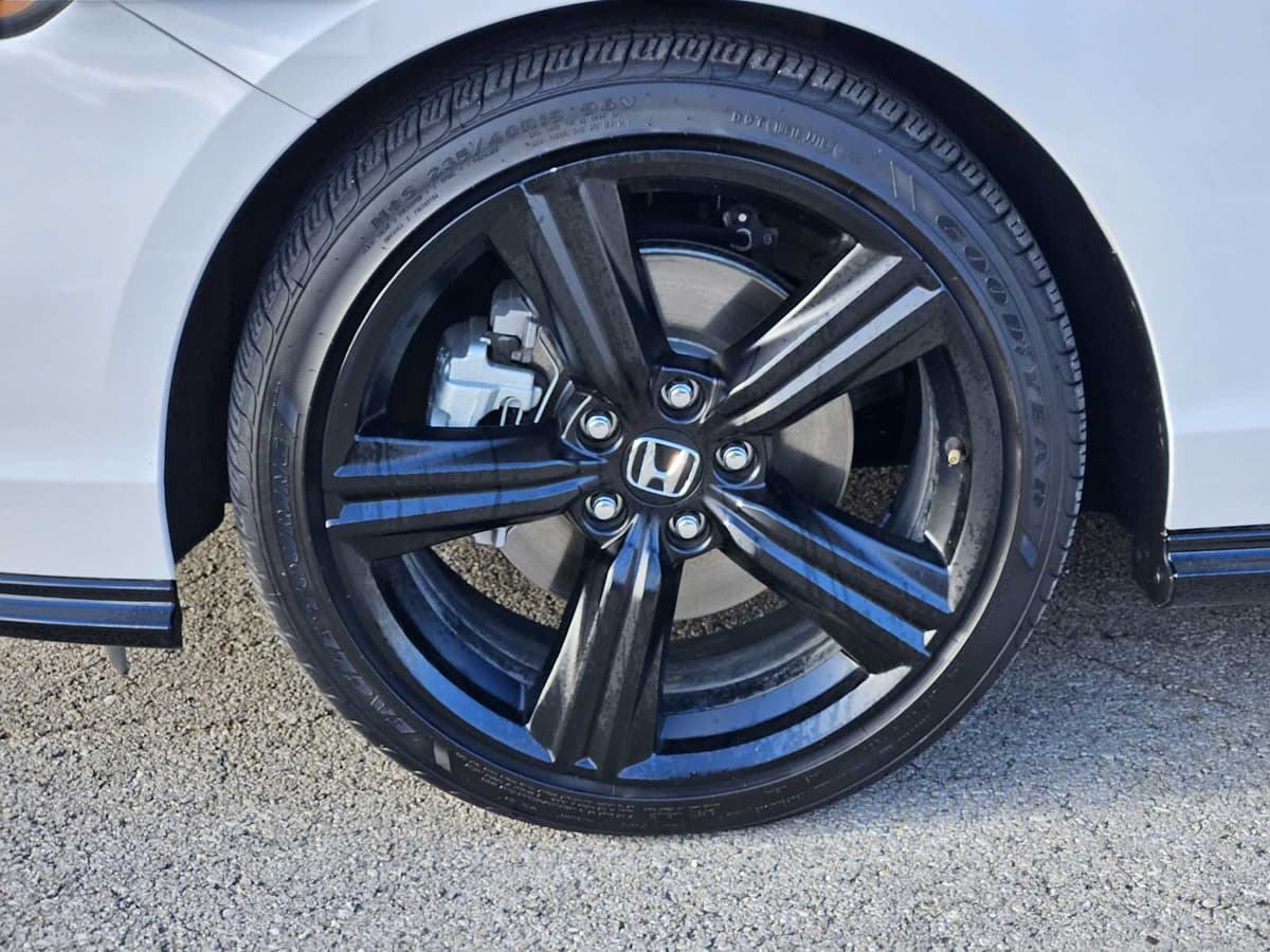 2025 Honda Accord - Image 9