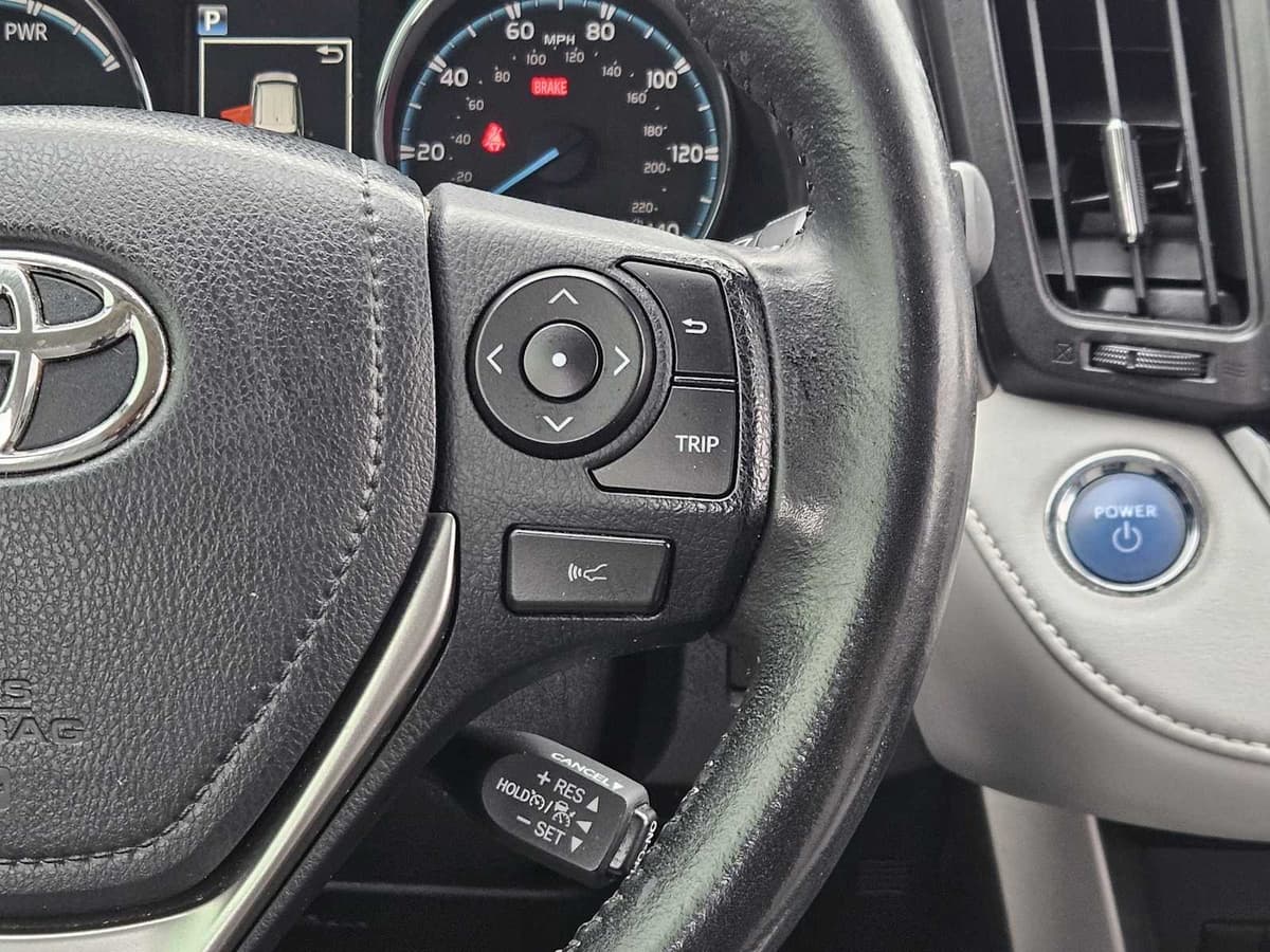 2017 Toyota RAV4 Hybrid - Image 29
