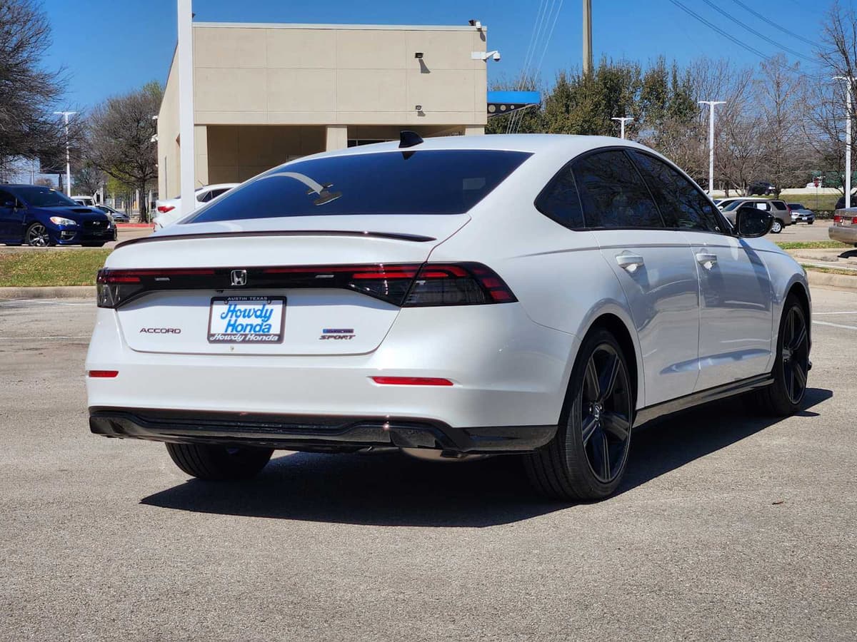 2026 Honda Accord Hybrid - Image 5