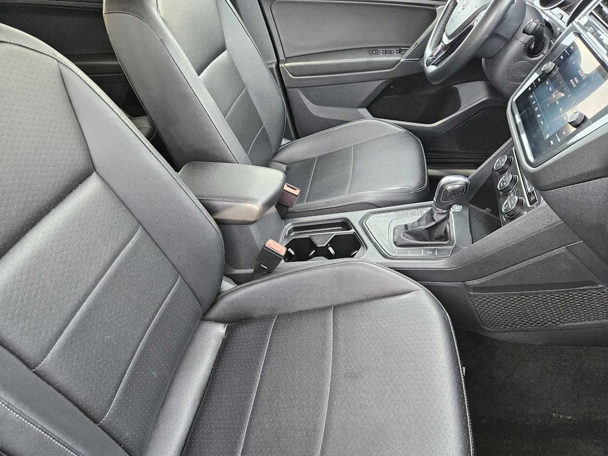 2018 Volkswagen Tiguan - Image 14