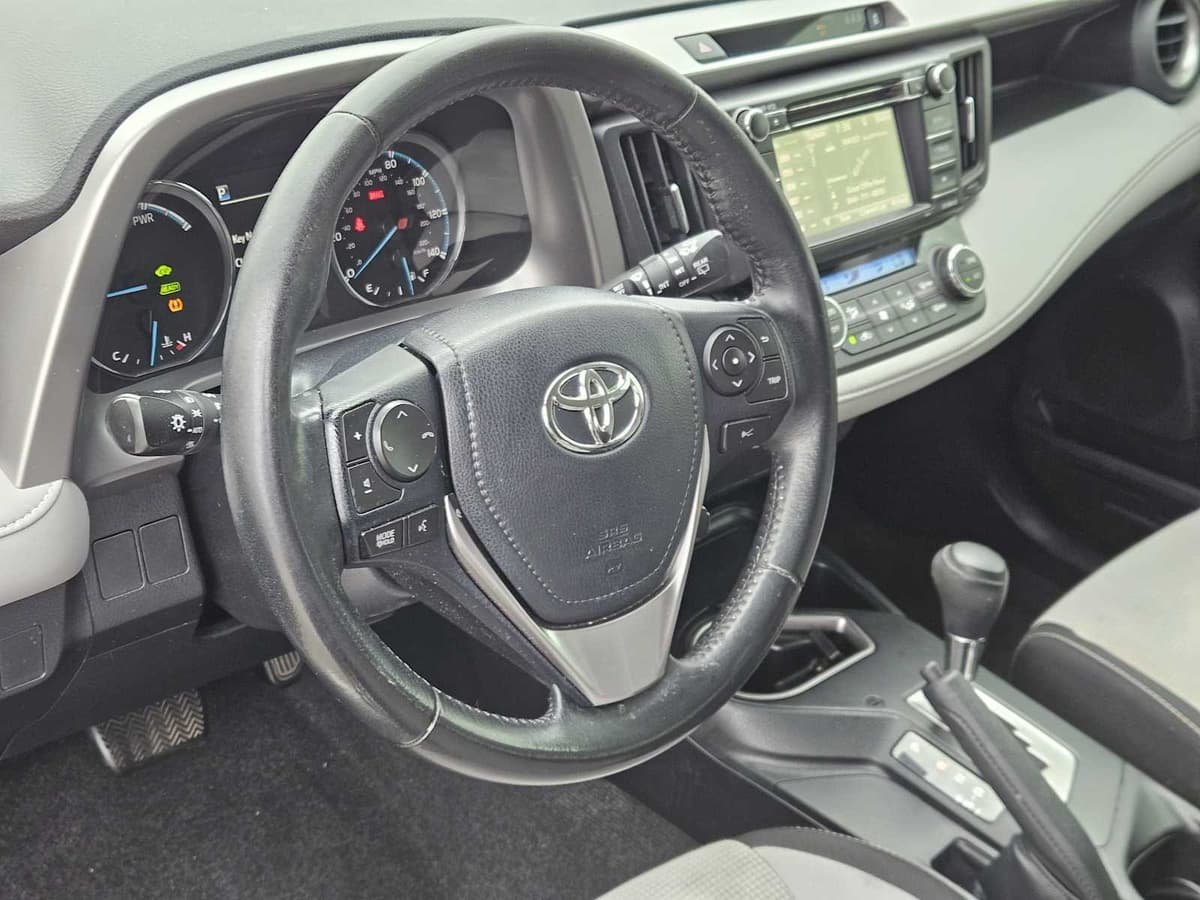 2017 Toyota RAV4 Hybrid - Image 2