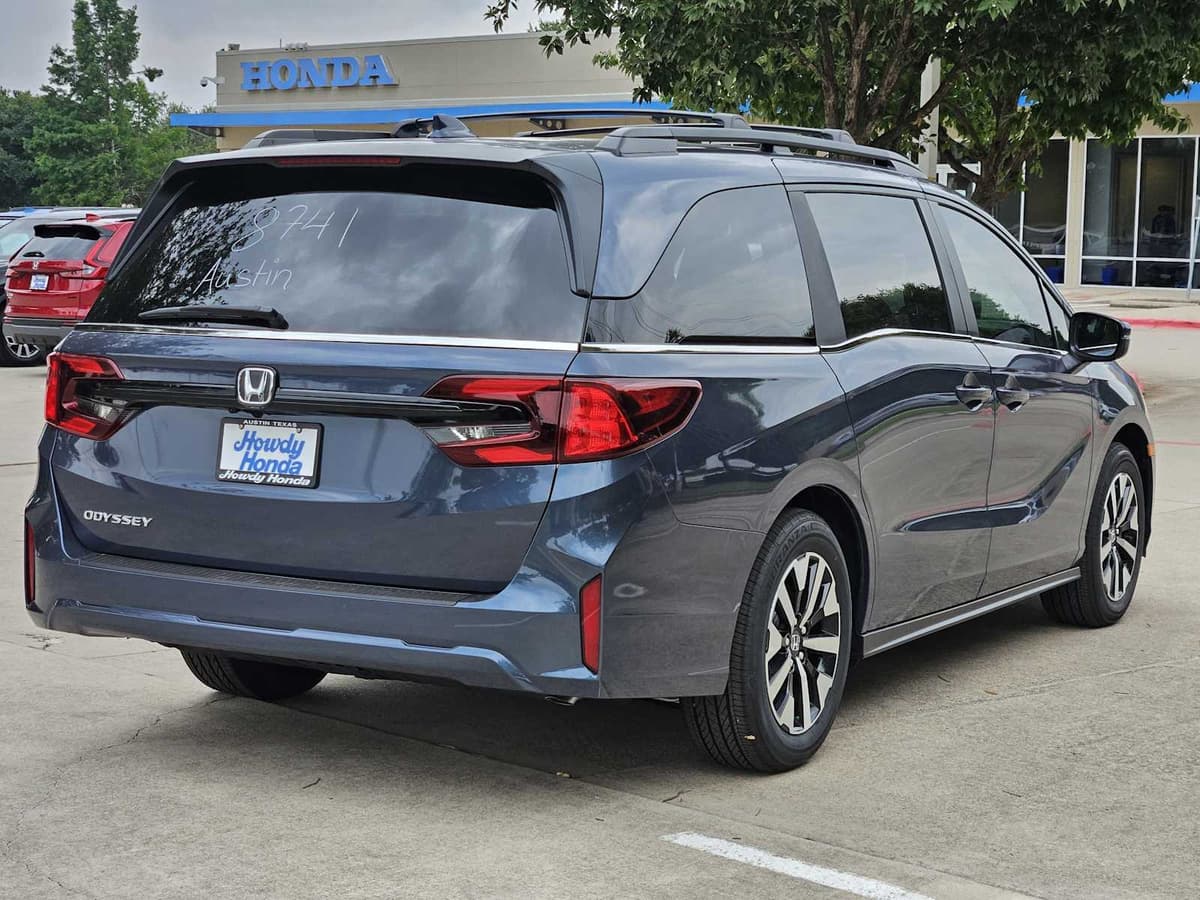 2026 Honda Odyssey - Image 6