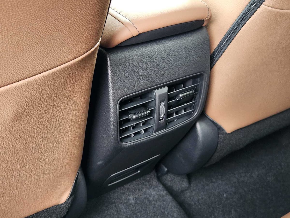 2026 Toyota Corolla Cross - Image 29