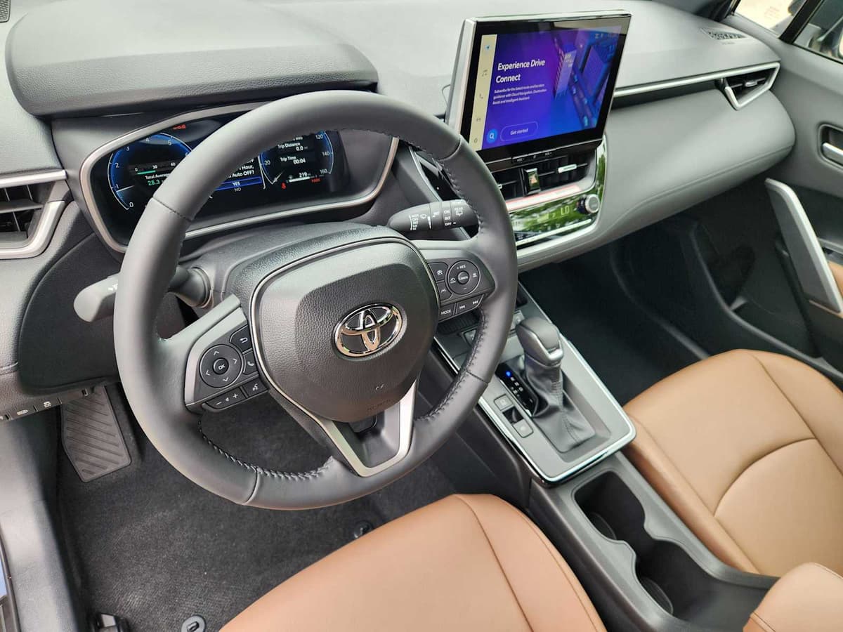 2026 Toyota Corolla Cross - Image 2