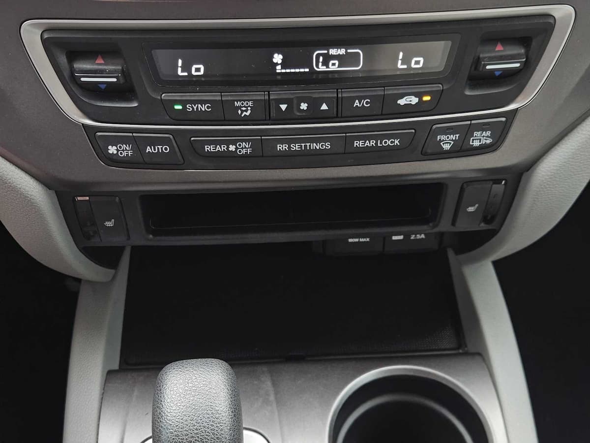 2020 Honda Pilot - Image 19