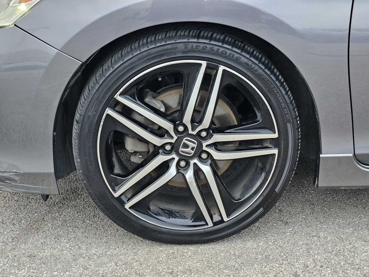 2017 Honda Accord Sedan - Image 9