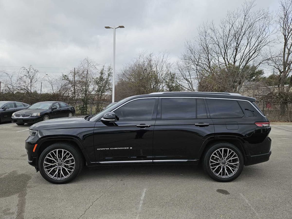 2022 Jeep Grand Cherokee L - Image 4